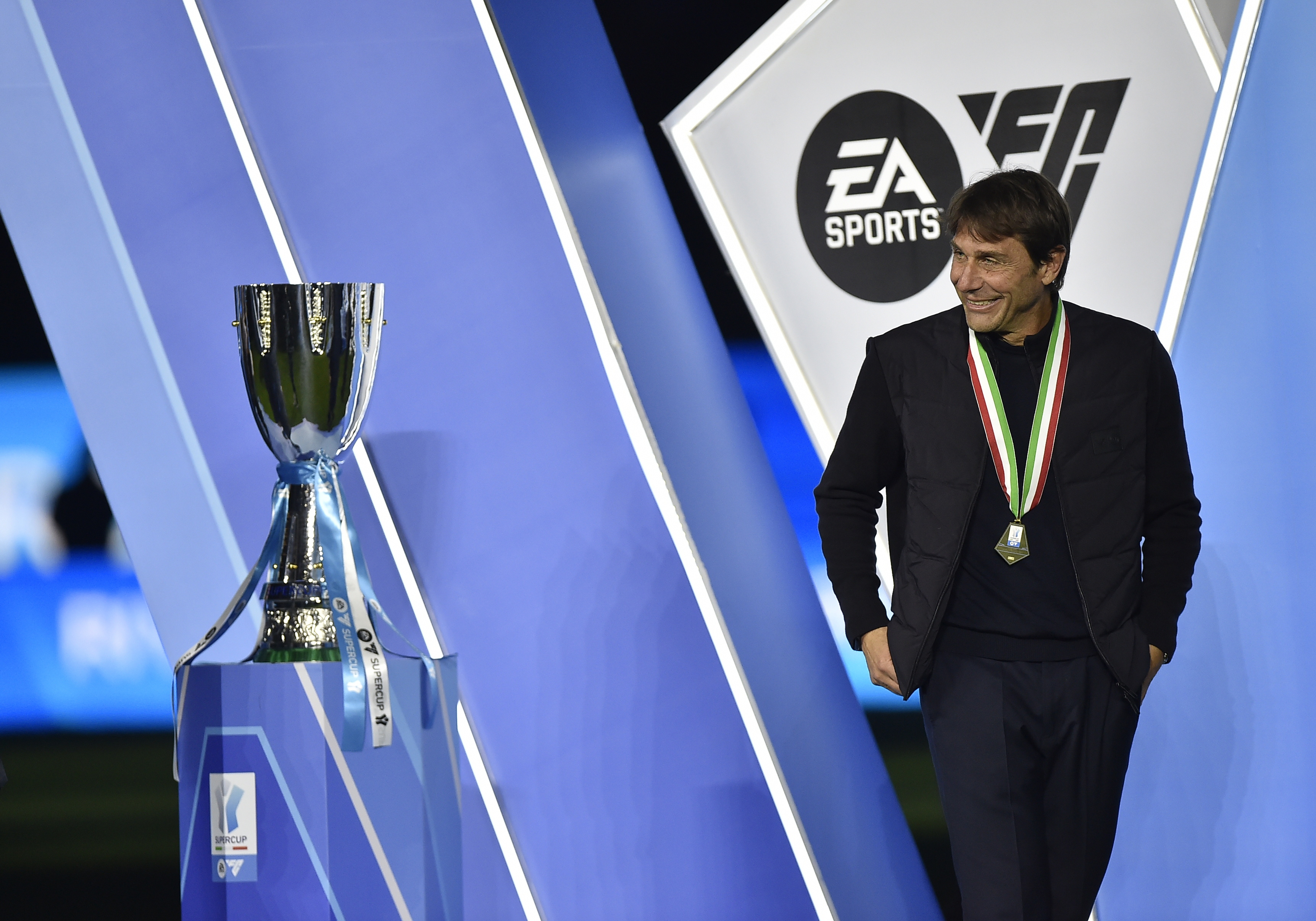  重磅！CBA常规赛今晚热度飙升西班牙队挑战极限，赛后那不勒斯迎来里程碑