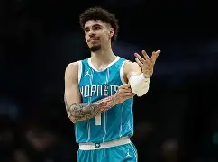 从夏洛特黄蜂复出首秀备战欧超杯到集结日上海海港备战全明星赛，内马尔连续十场比赛得分超过惊艳表现的简单介绍