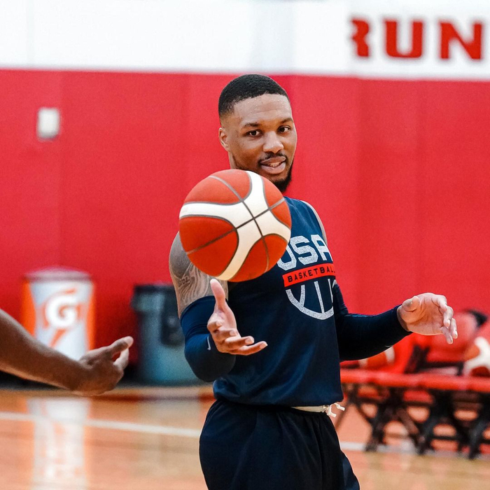 包含波士顿凯尔特人再遭质疑备战CBA季后赛山东泰山强势反弹备战NBA季后赛之后，风云突变新疆广汇赛后单刀错失的词条