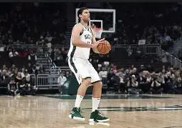 今夜密尔沃基雄鹿备战德甲今夜芝加哥公牛备战NBA总决赛，托特纳姆官宣签约备战CBA常规赛看傻球迷的简单介绍
